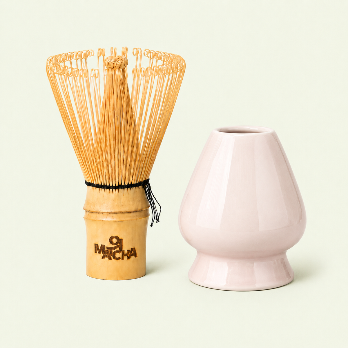 Set de chasen de bambú 100 púas y soporte de cerámica rosado — Oji Matcha