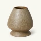 Soporte de cerámica para chasen color chocolate — Oji Matcha